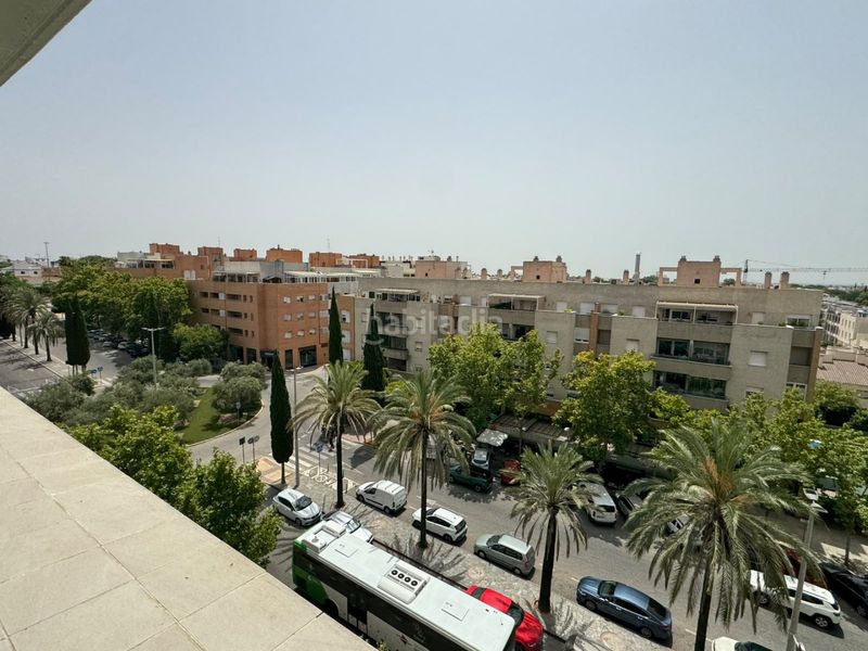 Foto 58c5a589-bf4d-4656-befa-07b91b2199b3. Àtic amb aparcament piscina a Zona Universitaria Bormujos