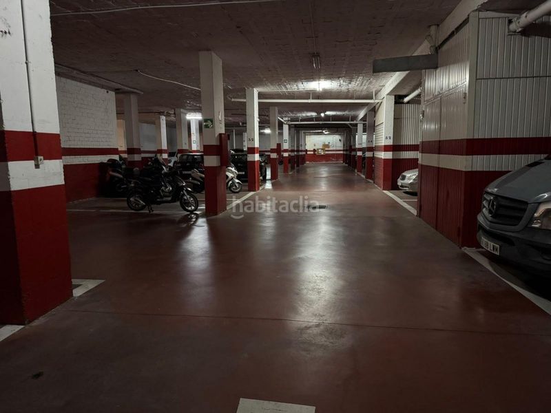 Foto f34a3880-6fc4-4bd7-9b77-be4f7d46f47f. Aparcament cotxe a Ciudad Jardín Sevilla