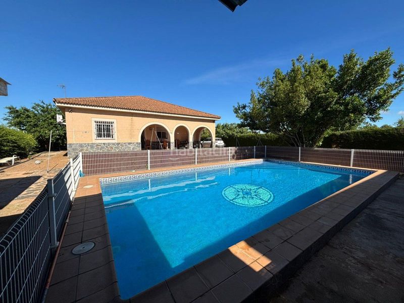 Foto fa1be930-dcb2-4ae5-b965-292069ef3d45. Casa amb piscina a Valdezorras - El Gordillo Sevilla