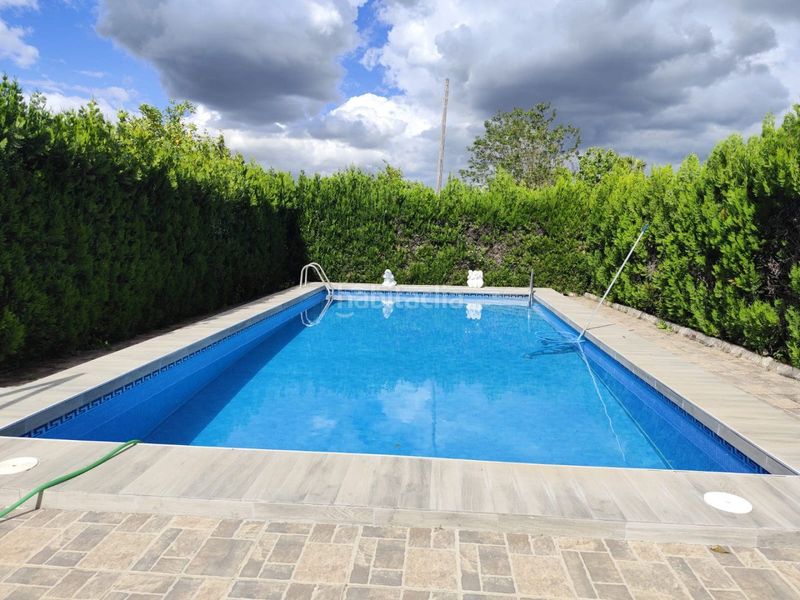 Foto 43c6edf5-93b1-40a2-954d-f234d0349daa. Xalet amb aparcament piscina a Hinojos