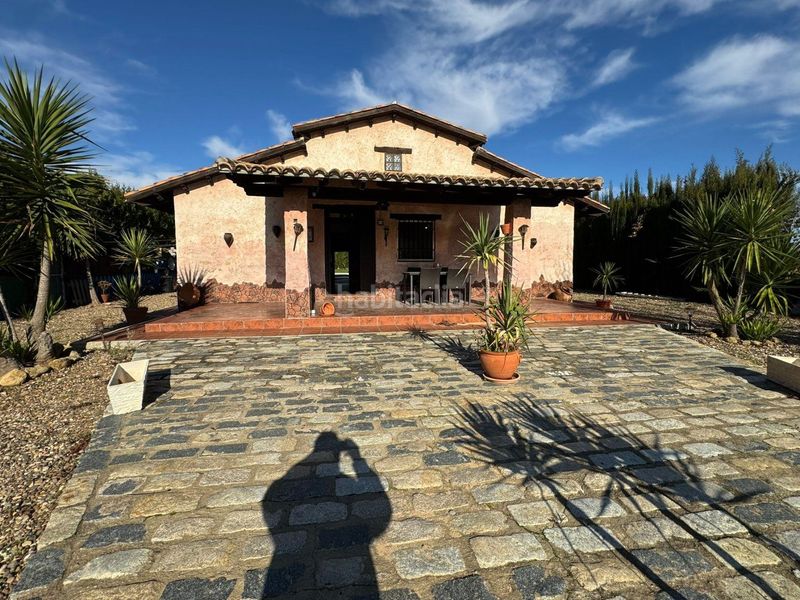 Foto 0897b1e4-457e-4c63-bbfb-61b2b01d6acd. Casa amb piscina a Pilas