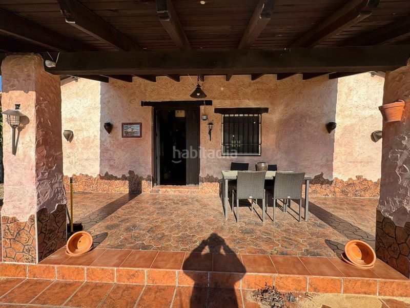 Foto f09abc98-c70f-4871-920b-f4384464a94f. Casa amb piscina a Pilas