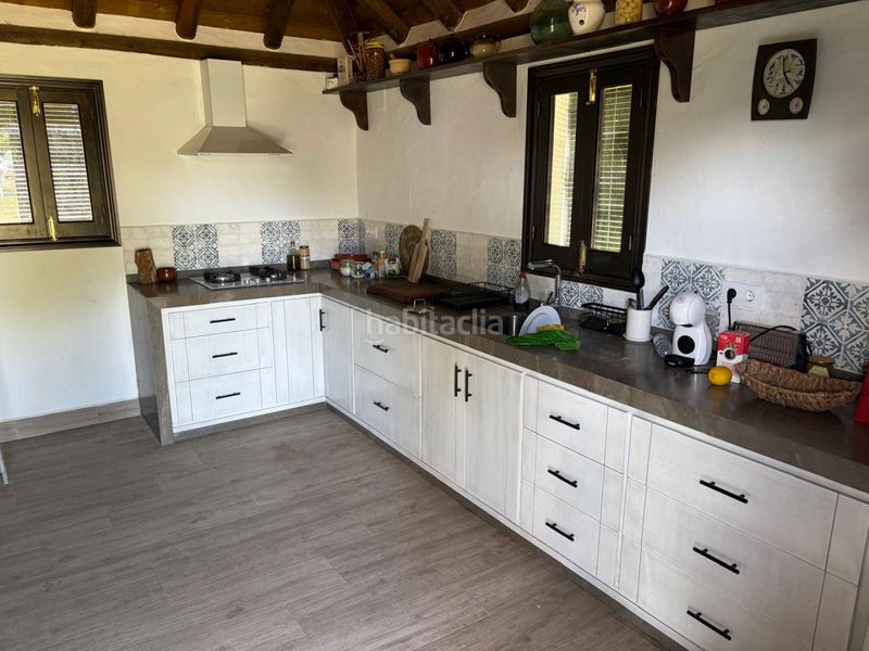 Foto bd806f31-6d26-40ef-aec4-c394cbdb1652. Casa amb aparcament a Hinojos