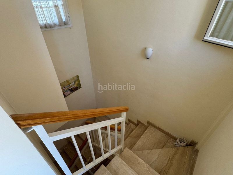Foto d70bd0b4-e296-4ebc-b49a-dfa16beb0490. Casa aparellada amb calefacció a Zona Universitaria Bormujos