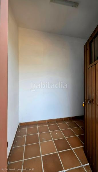 Foto d7938229-2b56-4c3b-9a9b-b7ed0a205380. Xalet amb aparcament piscina a Los Lagos Guillena