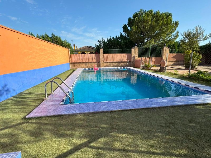 Foto 0a3e50e6-18dd-4530-ba12-37d4a675354f. Casa amb aparcament piscina a Pilas