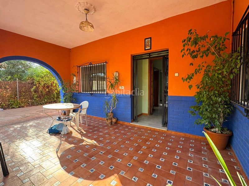 Foto f0760701-7717-482e-a82d-b84669e7bf60. Casa amb aparcament piscina a Pilas