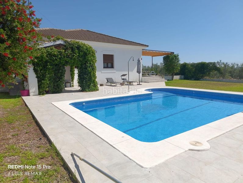 Foto 3faed24b-0ef2-44ea-bac7-94b0b8f6f1d5. Xalet amb aparcament piscina a Hinojos