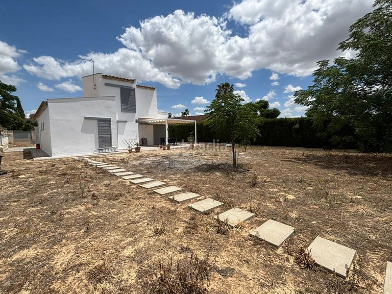 Foto 7a966c9f-bbe2-4463-a725-c375439a7939. Xalet amb calefacció piscina a Zona Universitaria Bormujos