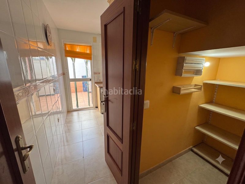 Foto 5b480e0f-2032-4011-90ff-cf55fdf6b6aa. Casa adossada amb aparcament a Hinojos