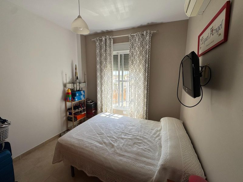 Foto cfa50b7e-88af-4a9a-bd33-39d2bf74a88b. Casa adossada amb aparcament a Hinojos