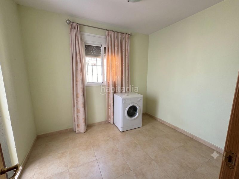 Foto ea1cf15c-3ce3-4adb-bc83-ad0a9deaa1f2. Casa adossada amb aparcament a Hinojos