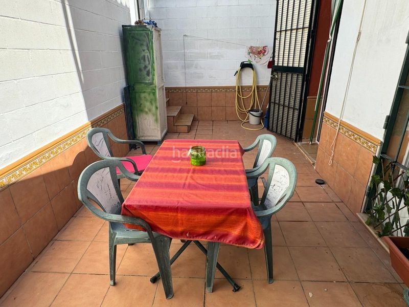 Foto f03c9da2-fba7-4121-9c4f-9a28ac719bf0. Casa adossada amb aparcament a Hinojos