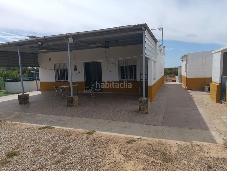 Foto 2da1b039-4401-4971-bdb2-c277b0aaab86. Casa amb aparcament a Espartinas pueblo Espartinas