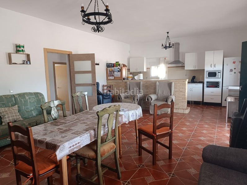 Foto 9a3a85fd-ce61-4fba-8da9-243606141d60. Casa amb aparcament a Espartinas pueblo Espartinas