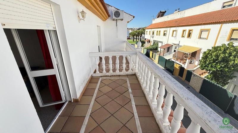 Foto 087c2661-2b94-4610-a178-a2eb043ec6a3. Casa a schiera con parcheggio in Núcleo Urbano Aljaraque