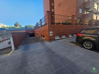 Aparcament cotxe  Bachiller. Plaza de garaje