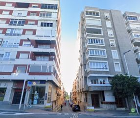 Lloguer Aparcament cotxe  Aviador ramón franco. Plaza de garaje para moto en el matadero