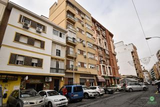 Pis a Isla Chica. Calle bonares