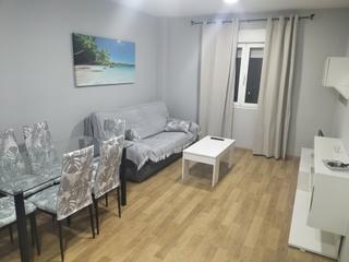 Location Appartement  Plaza santo cristo. Alquiler chiclana piso bajo muy cerca del centro muy buena calid