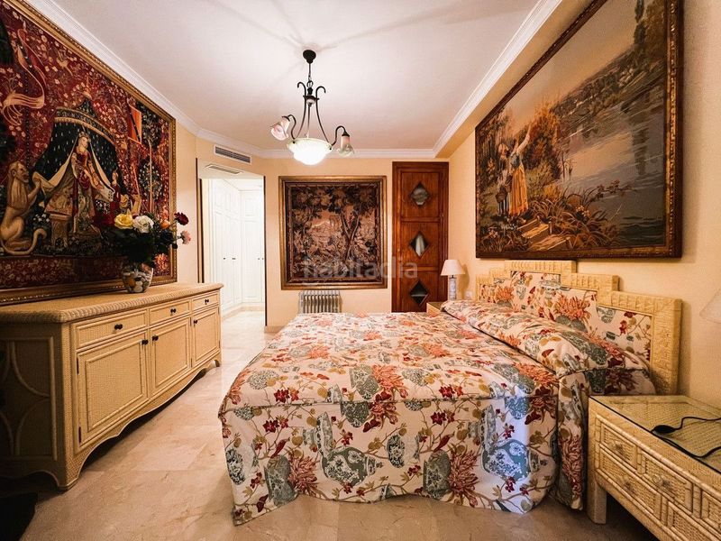 Foto 2d0fb9d6-65cc-4e22-9fac-e84aef63d9bb. Piccolo appartamento con parcheggio piscina in Puerto Banús Marbella
