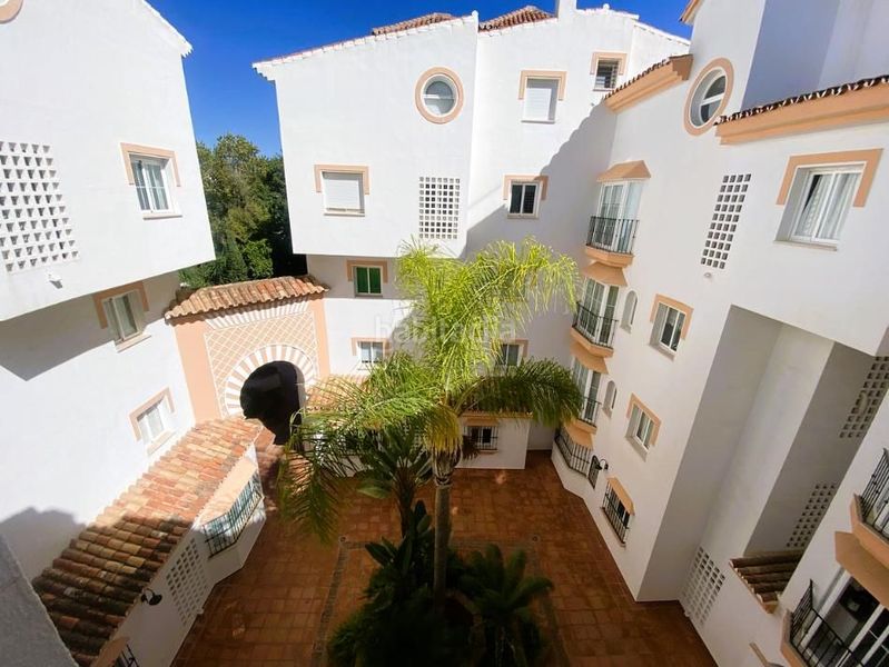 Foto 4b6f4f67-eb36-4995-b600-8042bf82aef0. Piccolo appartamento con parcheggio piscina in Puerto Banús Marbella