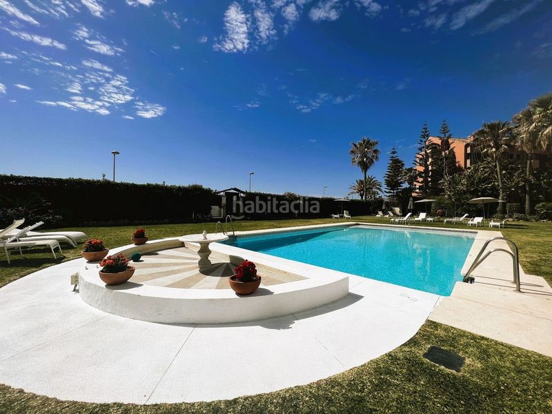 Foto 8733d2ce-fde1-4bae-82e2-682fd005a4a2. Piccolo appartamento con parcheggio piscina in Puerto Banús Marbella