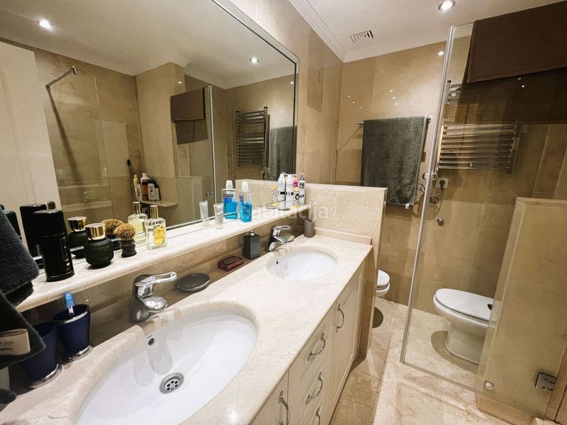 Foto bb1ccfce-3b2c-41b0-8a4b-ea72bb709c83. Piccolo appartamento con parcheggio piscina in Puerto Banús Marbella