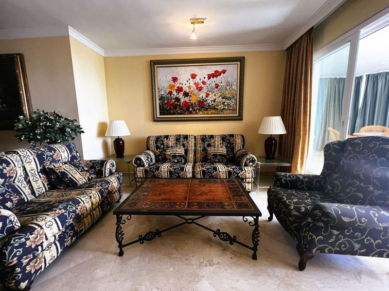 Foto e35c7014-e204-464e-afa1-873c143ce1a5. Piccolo appartamento con parcheggio piscina in Puerto Banús Marbella