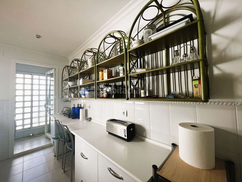 Foto ee91b933-8073-4b8b-872d-baa2ba42cc22. Piccolo appartamento con parcheggio piscina in Puerto Banús Marbella