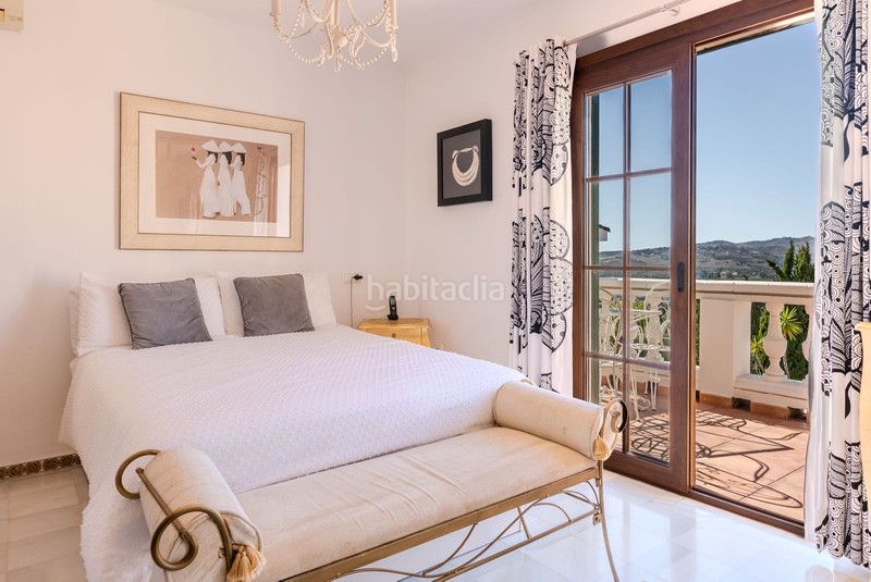 Foto 49bf9582-775d-4d8c-9eb9-f15702ac5fd4. Casa aparellada a avenida de los arcos 9 a Mijas golf Mijas