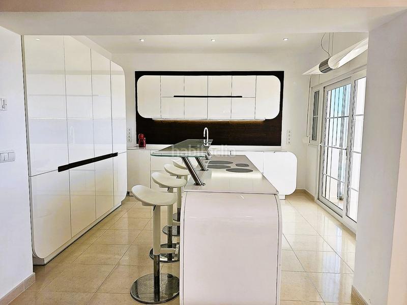 Foto 1af7a4c7-b33b-4f0a-a769-dd7e4d579270. Chalet dans calle playa del chaparral 19 dans El Faro de Calaburra - Chaparral Mijas