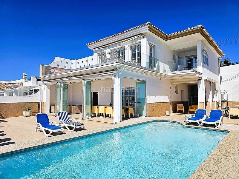 Foto f20f3b5f-86ca-451c-89a9-208a3b81c658. Chalet dans calle playa del chaparral 19 dans El Faro de Calaburra - Chaparral Mijas