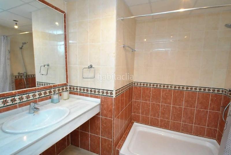 Foto 0b0e4fa2-581e-4c76-8b89-87df20cda8e2. Casa adossada a avenida de los alisos 12 a Cabopino - Artola Marbella