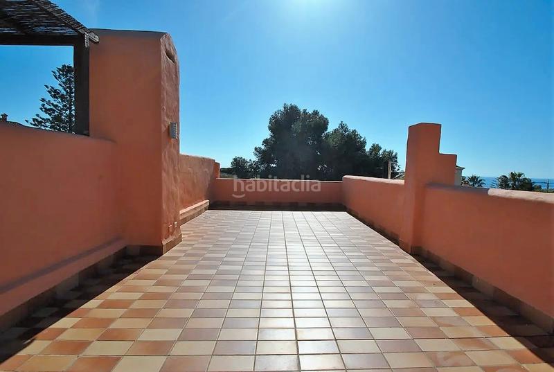Foto 55b672ae-bf4c-4aaa-b25d-7bc98844d95d. Reihenhaus in avenida de los alisos 12 in Cabopino - Artola Marbella