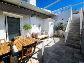 Maison à Calle calypso 1. **venta de impecable bungalow independiente con vistas panorámic