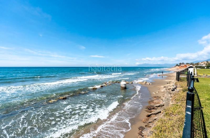 Foto 75b65880-67fc-48c7-bdc8-66182c973b49. Dúplex en urbanización Marbesa 102 en Marbesa Marbella