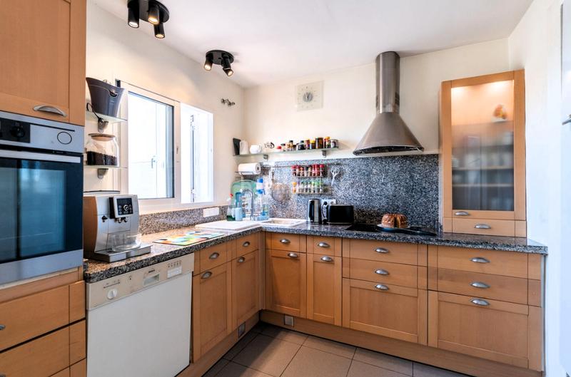 Foto 7ba31ad1-410a-4869-b422-1455e9b753d1. Dúplex en urbanización Marbesa 102 en Marbesa Marbella