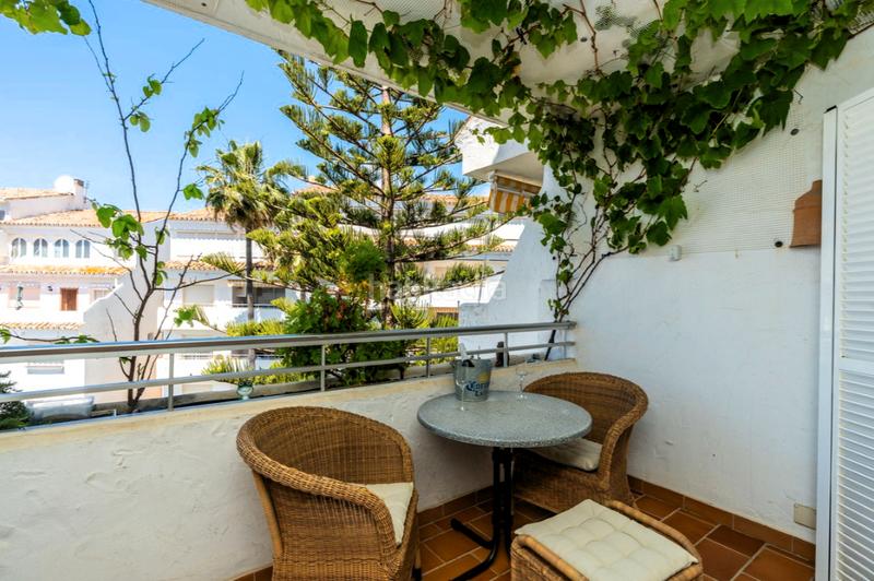 Foto e8a4866d-b27f-4f31-bf9e-7715bb24ba0d. Dúplex en urbanización Marbesa 102 en Marbesa Marbella