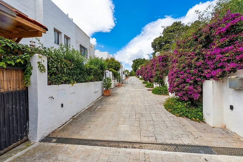 Foto 12e5386f-9858-48dc-b5e7-822d26c8029f. Casa pareada en calle calomela 55 en Nagüeles Alto Marbella