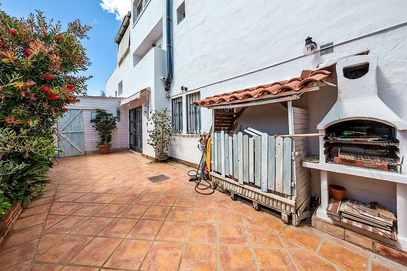 Foto 8abe7840-954b-4f61-9033-20d7aeffc21b. Casa pareada en calle calomela 55 en Nagüeles Alto Marbella