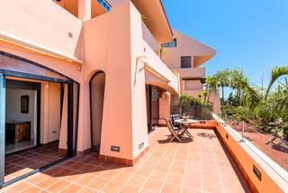 Apartamento en Calle don josé de orbaneja 9011. ?? stylish ground floor apartment in exclusive calahonda communi