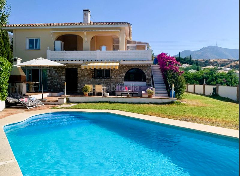 Foto f36c3b07-7c43-4e75-ab9b-52a072e81524. Xalet amb aparcament piscina a Mijas pueblo Mijas