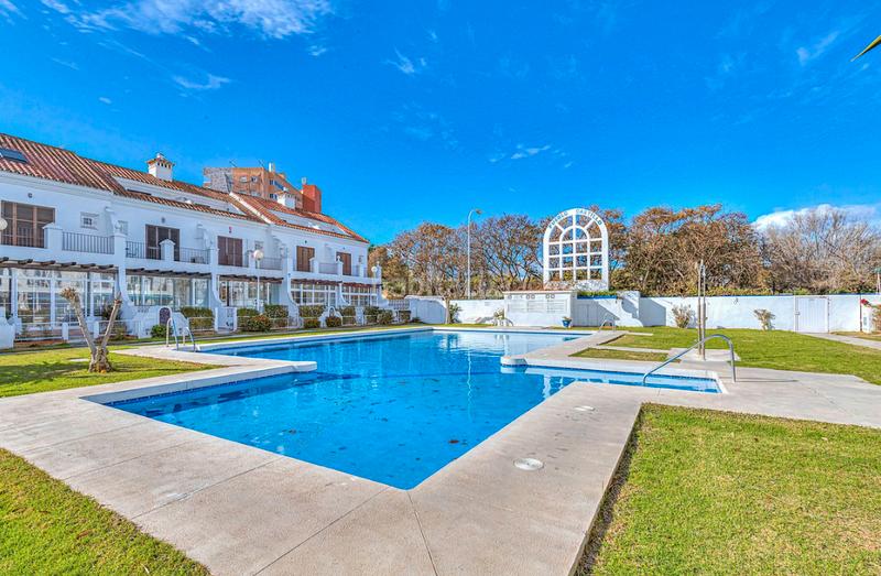 Foto c8ef35e1-5e6b-4867-a6e2-295572ba71b6. Appartement dans calle alberto morgenstern 30 dans Castillo Sohail - Myramar Fuengirola