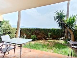 Appartement à Calle diamante 16. Apartamento en planta baja, completamente amueblado y con licenc