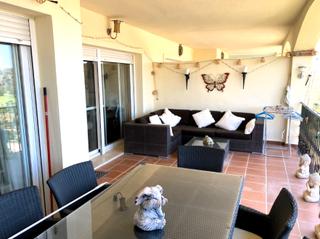 Apartament a Calle altabaca de la torre 23. Magnífico apartamento con vistas abiertas en primera línea de go