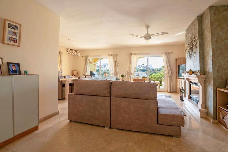 Foto 41fd7f4b-0b48-4b49-801a-6167983cafef. Casa adossada a calle miguel angel jimenez de riviera 7b a Mijas