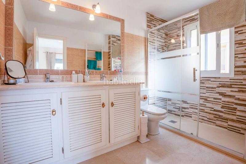 Foto e72099a3-903b-4a7d-bb4a-1295cf999319. Maison jumelée dans calle miguel angel jimenez de riviera 7b dans Mijas