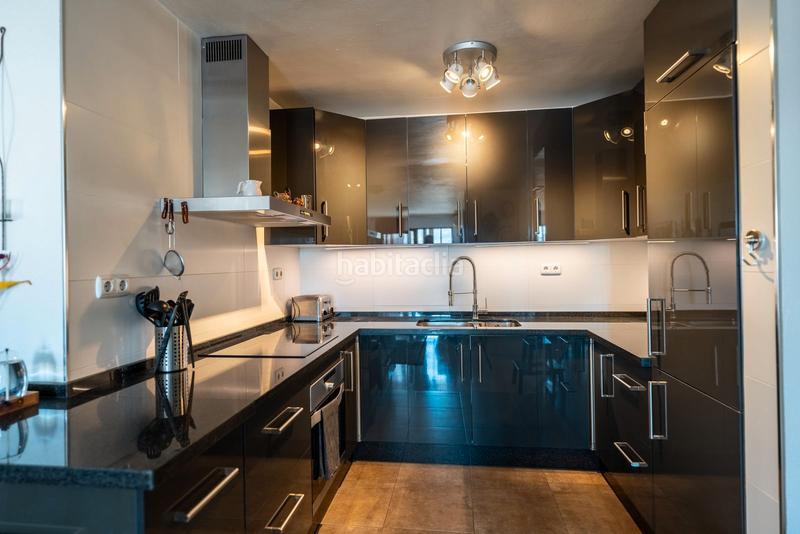 Foto 9e661662-4f46-4f6f-9047-4a9d0c462887. Piso en calle lamo de espinosa 8 en Puerto Deportivo Fuengirola