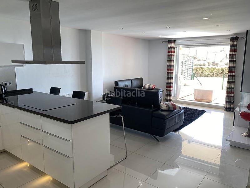 Foto b24d7780-12e7-4217-92ab-2a5503b4e494. Apartamento en calle sierra de cazorla 4 en Las Gaviotas - Carvajal Fuengirola